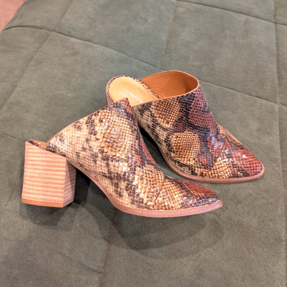 REPORT mules, size 6, snakeskin
